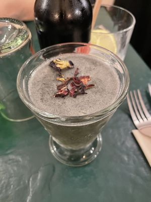 Violette cocktail  #Veganuary at B.Better in Paris