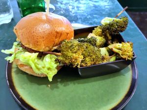 Better burger at B.Better in Paris