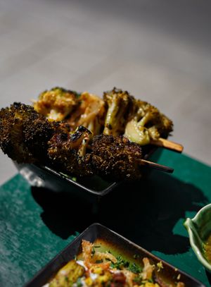 Brocolis skewers caramelized on the BBQ at B.Better in Paris