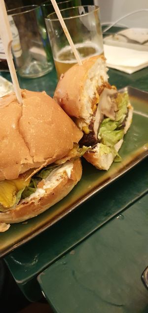 1/2 burger portobello excellent at B.Better in Paris