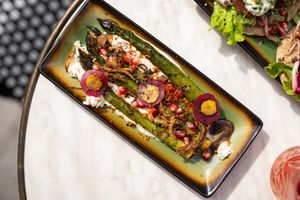 Asparagus BBQ grilled at B.Better in Paris