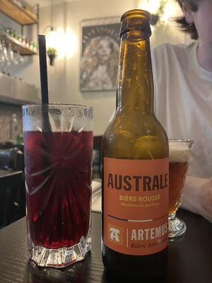 Beer and hibiscus teaa  at B.Better in Paris