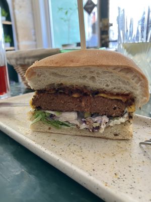 Burger avec steak Heura  at B.Better in Paris