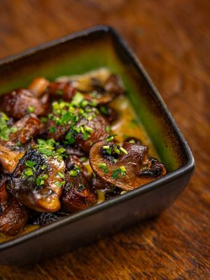 Champignons bio flambés at B.Better in Paris