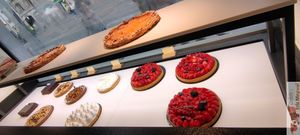 Tarte at Land & Monkeys - Turenne in Paris