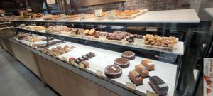 cakes at Land & Monkeys - Turenne in Paris