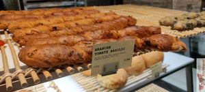 Basilic Tomatoes bread at Land & Monkeys - Turenne in Paris
