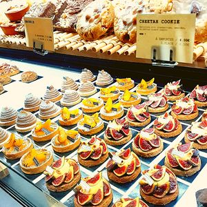 Tartelettes individuelles entre 4 et 6€ at Land & Monkeys - Turenne in Paris