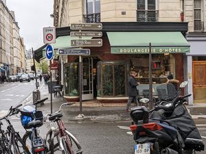 2nd angle de l extérieur at Land & Monkeys - Turenne in Paris