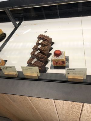 Patisserie cakes  at Land & Monkeys - Turenne in Paris