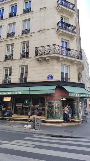  at Land & Monkeys - Turenne in Paris