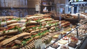  at Land & Monkeys - Turenne in Paris