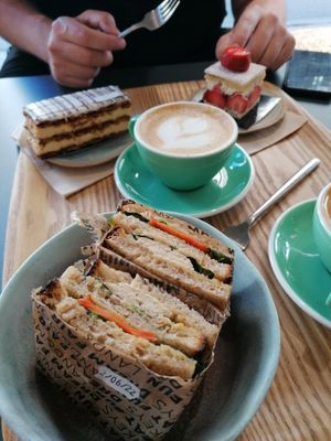  at Land & Monkeys - Turenne in Paris