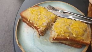 Croque monsieur at Land & Monkeys - Turenne in Paris