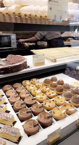 Tartelettes with nuts, apples, meringue or chocolate  at Land & Monkeys - Turenne in Paris