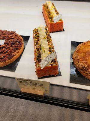 Entremets orange pistache at Land & Monkeys - Turenne in Paris