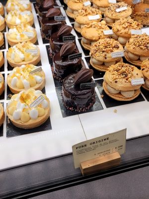 Pastries at Land & Monkeys - Turenne in Paris