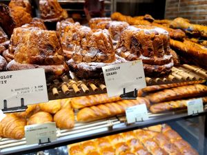 Kouglof grand at Land & Monkeys - Turenne in Paris