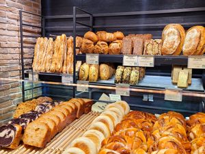 Breads at Land & Monkeys - Turenne in Paris