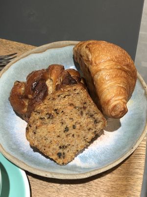 cinnamon roll, carrot cake, croissant  at Land & Monkeys - Turenne in Paris
