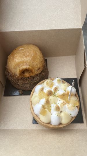 Tartelette citron et tarte tatin  at Land & Monkeys - Turenne in Paris