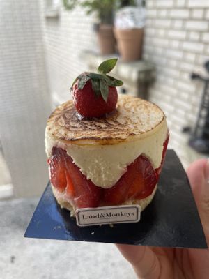   at Land & Monkeys - Turenne in Paris