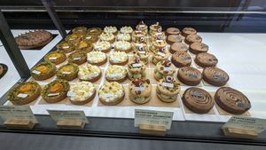 P at Land & Monkeys - Turenne in Paris