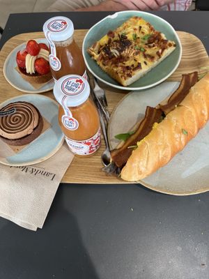   at Land & Monkeys - Turenne in Paris