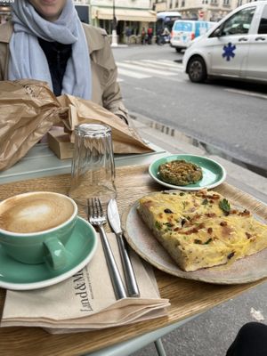 Foccacia Lardon, cookies pistache et cappuccino   at Land & Monkeys - Turenne in Paris
