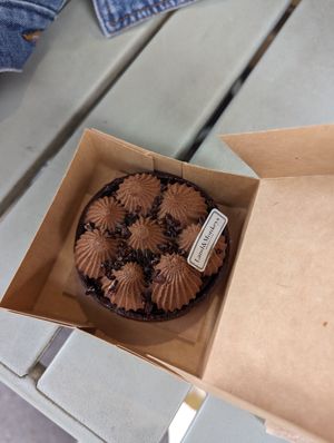 Chocolate tarte at Land & Monkeys - Turenne in Paris