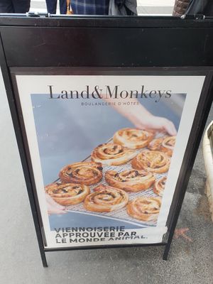 Advertisement at Land & Monkeys - Turenne in Paris
