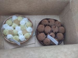 Two tartelettes at Land & Monkeys - Turenne in Paris