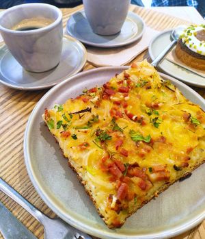 Focaccia w/bacon at Land & Monkeys - Turenne in Paris