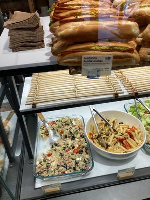  at Land & Monkeys - Turenne in Paris