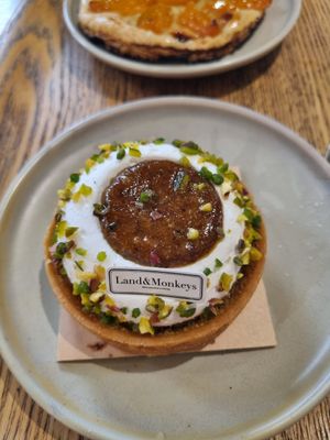  at Land & Monkeys - Turenne in Paris