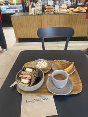   at Land & Monkeys - Turenne in Paris