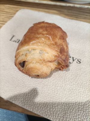 Mini pain au chocolate at Land & Monkeys - Turenne in Paris