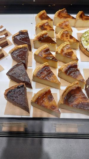 Flans vegan at Land & Monkeys - Turenne in Paris