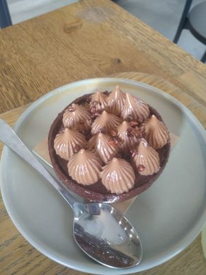 Chocolate tart at Land & Monkeys - Turenne in Paris