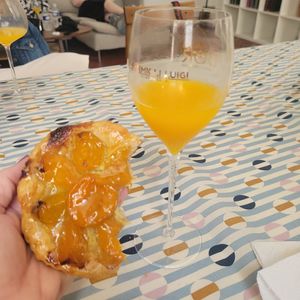 Apricot tart at Land & Monkeys - Turenne in Paris