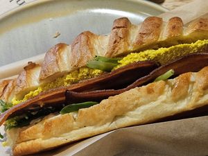 Great "bacon" sandwich at Land & Monkeys - Turenne in Paris