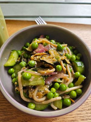 Green Soba salade at Land & Monkeys - Turenne in Paris