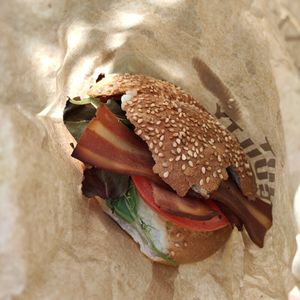BLT bagel: HEAVEN at Land & Monkeys - Turenne in Paris