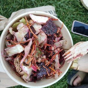 Cabbage and beetroot salad at Land & Monkeys - Turenne in Paris