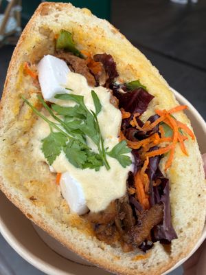 Kebab sandwich at Land & Monkeys - Turenne in Paris