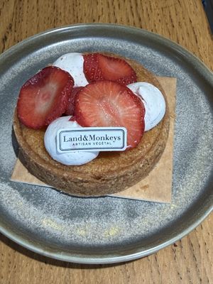 Strawberry mini tartt  at Land & Monkeys - Turenne in Paris