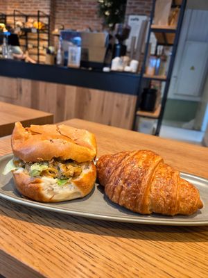  at Land & Monkeys - Turenne in Paris