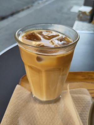 Iced latte at Land & Monkeys - Turenne in Paris