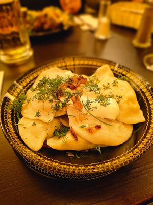 Vegane Wareniki (Mix) mit Kürbis- und Pilzfüllung at Aljonuschka in Dresden