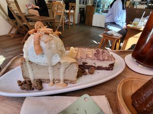 white mocha cheesecake and cheese bar at Duduri Dupang in Seoul